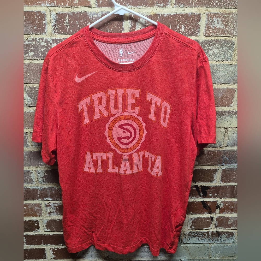 Atlanta Hawks Nike Dri-FIT "True to Atlanta" Graphic T-Shirt Men's Red Size L